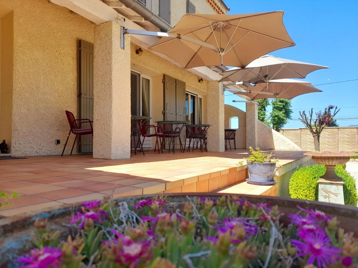 Bed and Breakfast Domaine Des Écureuils Carpentras Exterior foto